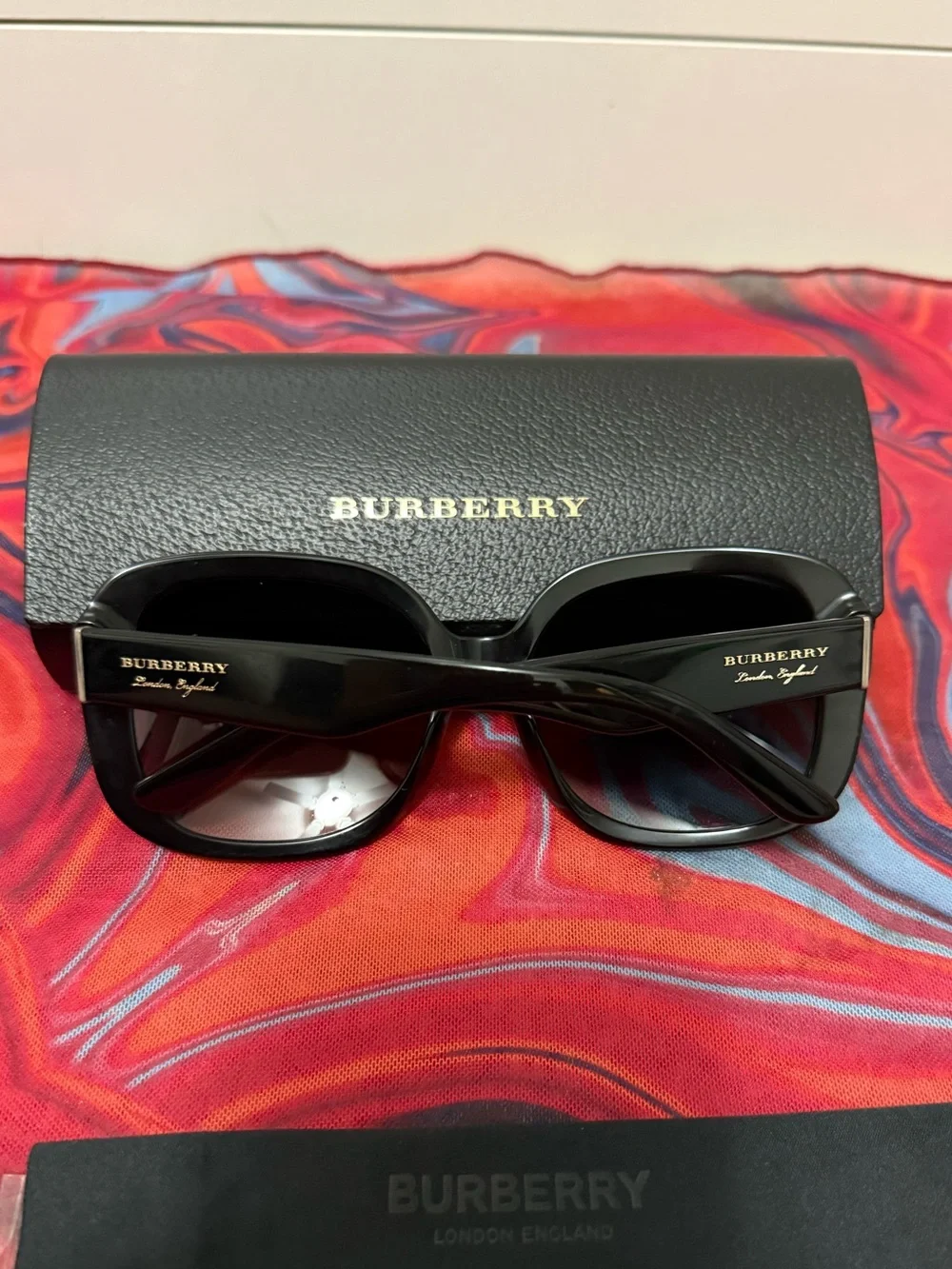 Burberry B4259 Oversized Black Sunglasses Set w/ Case & Cloth